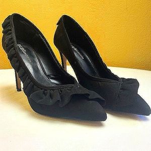 BCBGeneration Black Velvet Ruffle Stilleto Heels 8.5B
